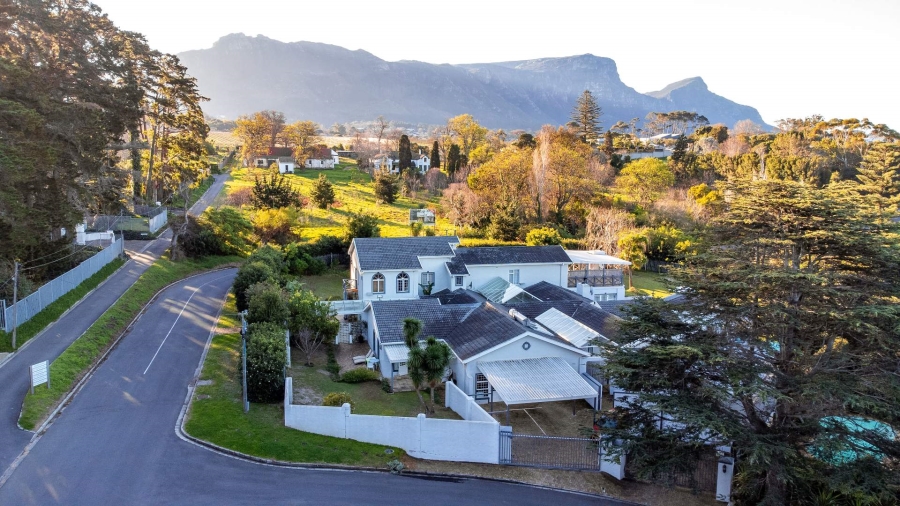 7 Bedroom Property for Sale in Constantia Western Cape